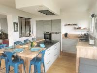 Kuchyňa alebo kuchynka v ubytovaní Rhun Izella - Maison avec vue exceptionnelle - Jacuzzi et Sauna face à la mer