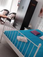 Postel nebo postele na pokoji v ubytování Studio Apartment Near the Beach