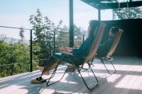 女性のための森サウナ 一棟貸し宿 SORA 宙 Forest sauna villa SORAにあるバルコニーまたはテラス