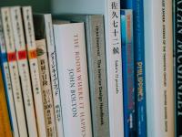 ヴィラにある図書室