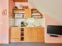 Kuchyň nebo kuchyňský kout v ubytování Studio Chlívce u Hronova-1 by Interhome