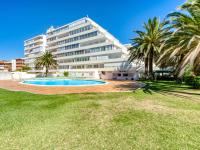 Bazén v ubytovaní Apartment Roses Holiday Center-2 by Interhome alebo v jeho blízkosti
