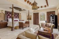 Sharq Village & Spa, a Ritz-Carlton Hotelにあるシーティングエリア