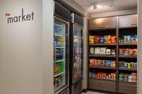 Ein Supermarkt oder andere Läden im Hotel oder in der Nähe