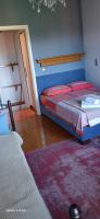 Postel nebo postele na pokoji v ubytování Apostolia's Small House Bed and view