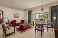 Sharq Village & Spa, a Ritz-Carlton Hotelにあるシーティングエリア