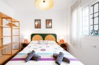 Łóżko lub łóżka w pokoju w obiekcie Villa Oliva Nerja - Luxury Redesign & Private Pool