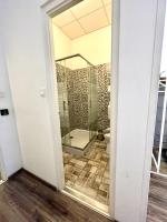 Kúpeľňa v ubytovaní Aradi Rooms with Private bathroom in the City Centre