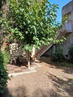Ogród w obiekcie Maison vigneronne 8p / jardin / parking