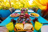 Φαγητό σε αυτό το δωμάτιο σε οικογενειακή κατοικία ή κάπου εκεί κοντά