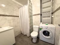 Koupelna v ubytování Apartsalou Bilbao