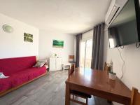 TV a/nebo společenská místnost v ubytování Apartsalou Bilbao