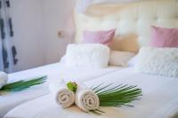 Łóżko lub łóżka w pokoju w obiekcie Ideal Property Mallorca - Can Caragol Font de Sa Cala