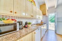 Kuchnia lub aneks kuchenny w obiekcie Ideal Property Mallorca - Can Caragol Font de Sa Cala
