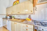 Kuchnia lub aneks kuchenny w obiekcie Ideal Property Mallorca - Can Caragol Font de Sa Cala