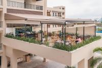 Bazén v ubytování Probar Suites Punta Cana nebo v jeho okolí