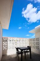 Hotel & Villa Seahorse MIYAKOJIMAにあるバルコニーまたはテラス