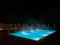 Bazén v ubytování FAIR RESORT All Inclusive Wellness & Spa Hotel Jena nebo v jeho okolí