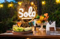 Jídlo v hotelu nebo okolí