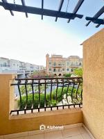 Ein Balkon oder eine Terrasse in der Unterkunft Stylish 3-bedroom plus Maid room - Villa in JVC - Dubai