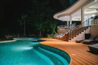Villa De Leaf River Kaeng Krachanの敷地内または近くにあるプール