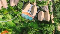 Villa De Leaf River Kaeng Krachanの敷地内または近くにあるプール