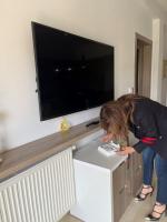 TV a/nebo společenská místnost v ubytování Super appartement avec 5 piscines en résidence