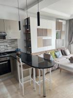 Kuchyň nebo kuchyňský kout v ubytování Super appartement avec 5 piscines en résidence