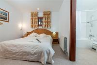 Łazienka w obiekcie Apartamentos Xaloc HRC