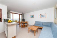 Kuchnia lub aneks kuchenny w obiekcie Apartamentos Xaloc HRC