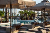 Bazén v ubytovaní Stella Blue Seaside Resort alebo v jeho blízkosti