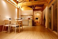 Küche&#47;Küchenzeile in der Unterkunft Hanok stay Mokhyang