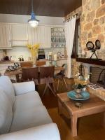 Kuchyňa alebo kuchynka v ubytovaní Bella's Rustic Suites