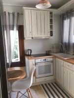 Kuchyňa alebo kuchynka v ubytovaní Bella's Rustic Suites