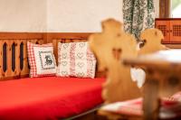 Łóżko lub łóżka w pokoju w obiekcie Schlossmeierhaus - Kristall Lungau