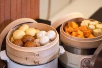 ホテルの敷地内または近くでの食事または食べ物