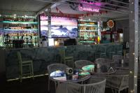 Nápoje v ubytování Moksha Riverside Resort