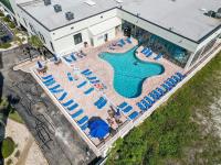 Der Swimmingpool an oder in der Nähe von ONE More Sandy Day - 2BR 2BA Beach Condo, Sleeps 6
