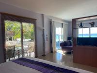 Postel nebo postele na pokoji v ubytování Bella Vista Beach Resort Koh Lipe