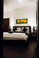 Black & White Cottages thumbnail 10