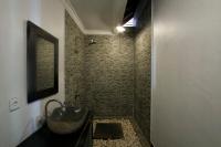 Black & White Cottages thumbnail 8