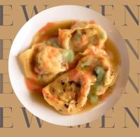 een witte kom met eten en dumplings bij Casa Grimaldi Hotel & Restaurant tre stelle S in Matelica