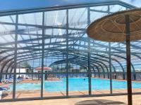 Basen w obiekcie Camping la Corniche lub w pobliżu