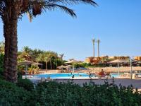 Bazén v ubytování El Gouna west golf Y12 nebo v jeho okolí