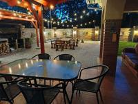 Restauracja lub miejsce do jedzenia w obiekcie Gyopárosi Vendégház