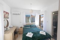 Postel nebo postele na pokoji v ubytování Protaras Blue River Villa BR26