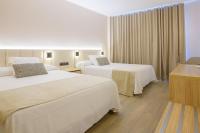 Postel nebo postele na pokoji v ubytování Hotel Best Oasis Tropical