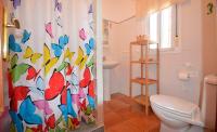 Koupelna v ubytování Casas Paqui y Pablo con piscina compartida en Conil