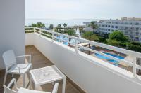 Bazén v ubytování Hotel Best Oasis Tropical nebo v jeho okolí