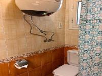Koupelna v ubytování Men Only - Cozy Private Room with Shared Bathroom in Heliopolis AC 30Mbps WiFi 5G